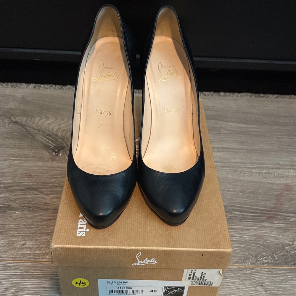 Christian Louboutin Black Leather Classic Pumps